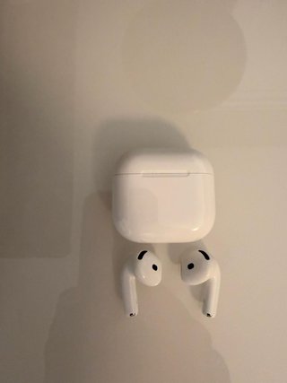 Airpods 4 sin uso