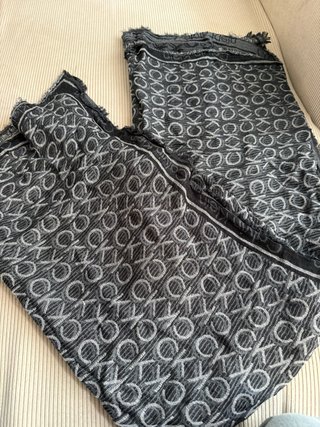 Fular Calvin Klein Mujer Negro Gris