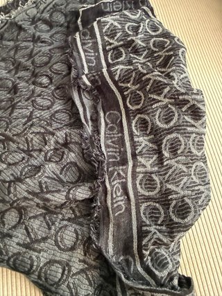 Fular Calvin Klein Mujer Negro Gris