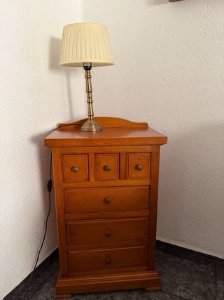 Mueble de comedor madera y cristal