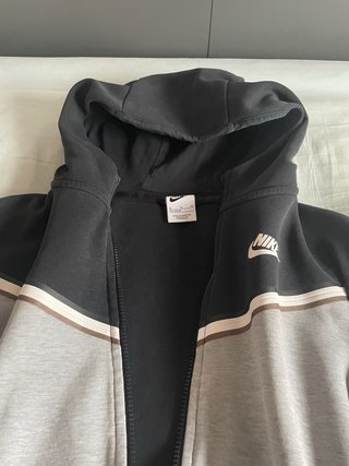 Chaqueta Nike Tech Fleece Gris y Negra