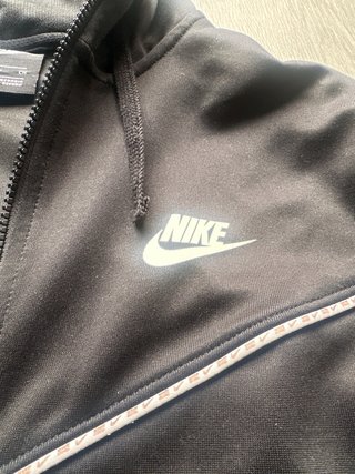 Sudadera Nike con cremallera y capucha Talla S
