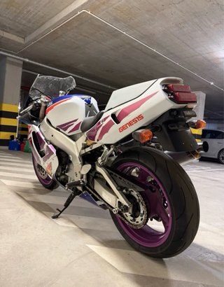 Yamaha YZF 750 R