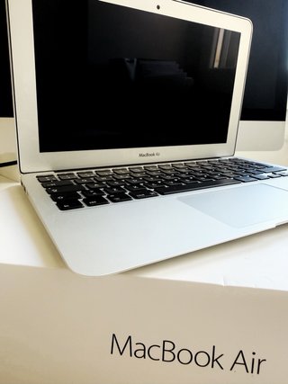MacBook Air 11,6 i5 4GB 256GB SSD