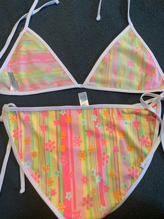 Bañador bikini estampado flores rayas colombiana