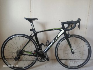 Bicicleta carbono Giant TCR montada en 105