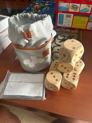 Dados de madera Play Tive con bolsa