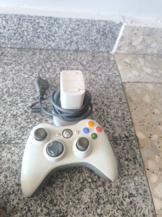 Cargador Mando Xbox 360 más dos mandos