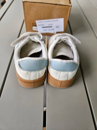 Deportivas para bebé talla 20
