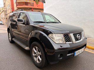 Nissan Pathfinder 2.5 dCi 4x4 Automàtic 7 places –