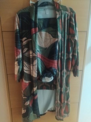 Conjunto levita y pantalón estampado