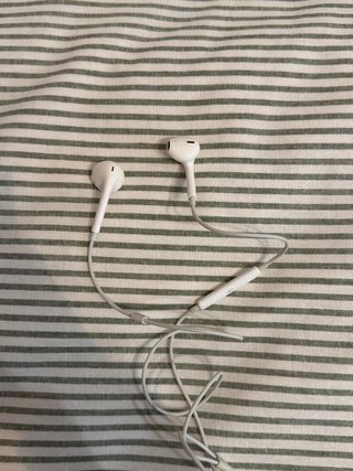 Auriculares Apple con cable entrada antigua