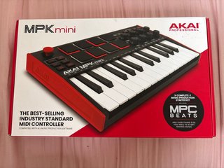 Teclado Controlador MIDI Akai MPK Mini