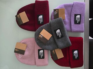 1x The North Face Cappelli Invernali