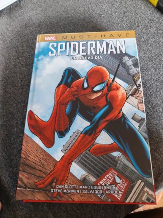 Spiderman Un nuevo dia Must have