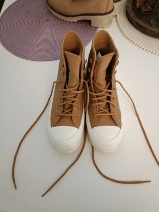 Botas Converse Marrones y Blancas