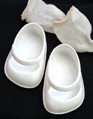 Zapatos y calcetines LESLY antigua