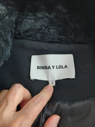 Abrigo Bimba y Lola Negro Talla S