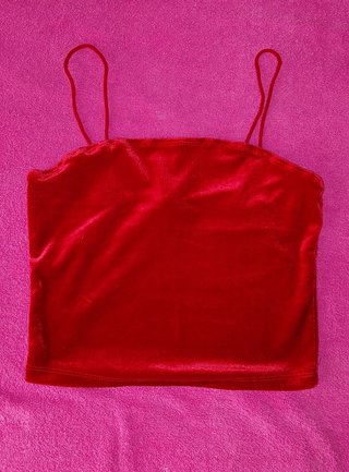 top corto de terciopelo rojo Shein talla XS