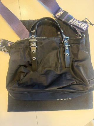 Bolso Bimba y Lola bandolera nylon negro y lila