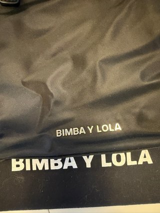 Bolso Bimba y Lola bandolera nylon negro y lila