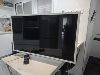 Smart TV LG 32 Blanco con Mando