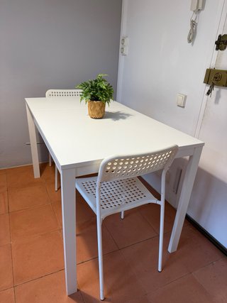 Mesa extensible con 4 sillas