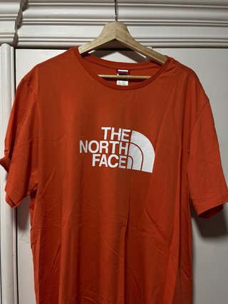 Camiseta The North Face Naranja