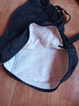 Funda de guitarra negra
