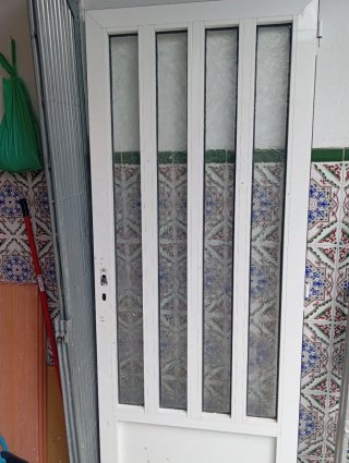 Puerta de Aluminio Blanca