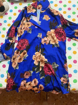 Camisa floral azul manga larga