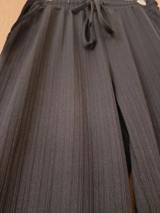 Pantalón negro de canalé