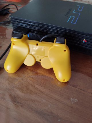 Consola PlayStation 2 (PS2) con mandos