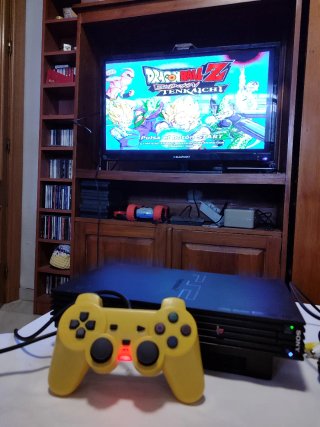 Consola PlayStation 2 (PS2) con mandos