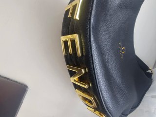 Bolso estilo fndi Negro y Dorado