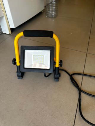 Proyector LED Ultradelgado Portátil
