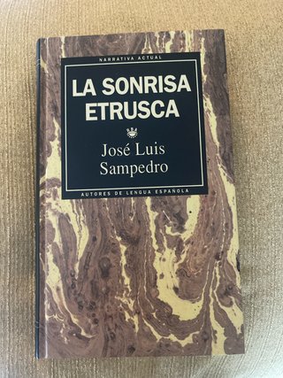 La sonrisa etrusca
