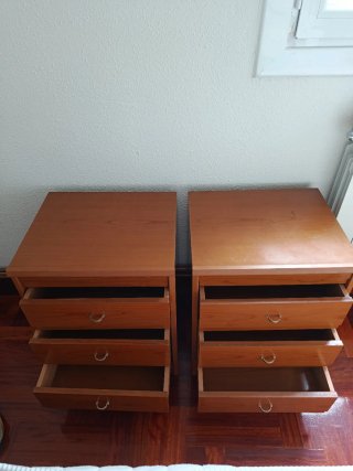 Set de 2 Mesillas de Noche de Madera