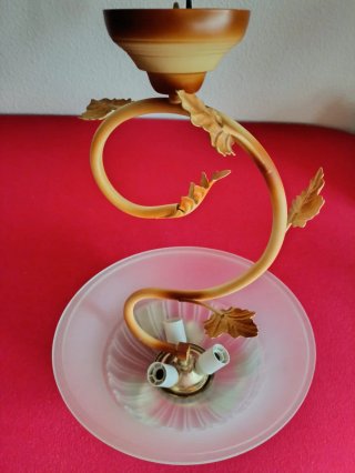 Lámpara de techo con diseño floral
