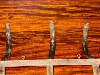 Perchero de madera antiguo para restaurar.