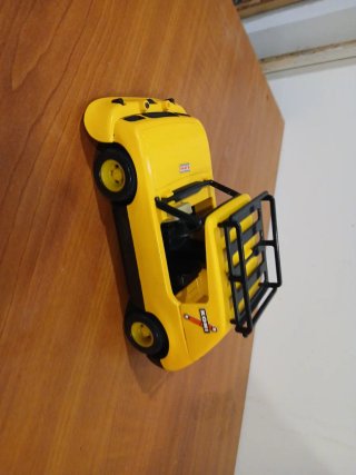 Coche Playmobil Amarillo Este 11€