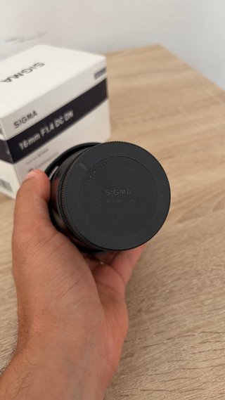 Sigma 16mm F1.4 DC DN para Sony E-mount
