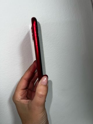iPhone 11 64GB Rojo + 18 Fundas