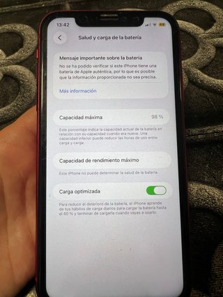 iPhone 11 64GB Rojo + 18 Fundas
