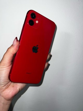 iPhone 11 64GB Rojo + 18 Fundas