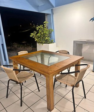 Conjunto de Mesa y 4 Sillas