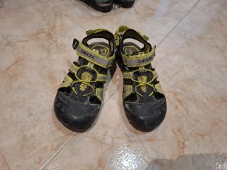 Sandalias Geox Negras y Verdes Talla 36