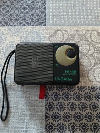 Radio Portátil Unsara FM/AM