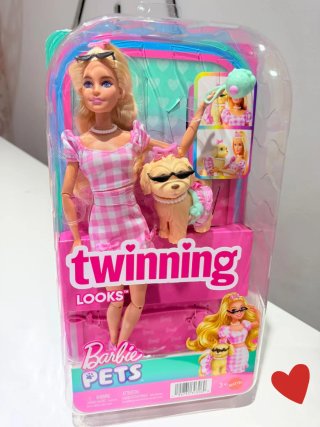 Barbie Pets Twinning Looks Muñeca.