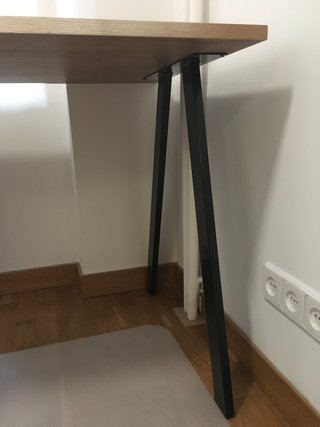 Escritorio con cajonera